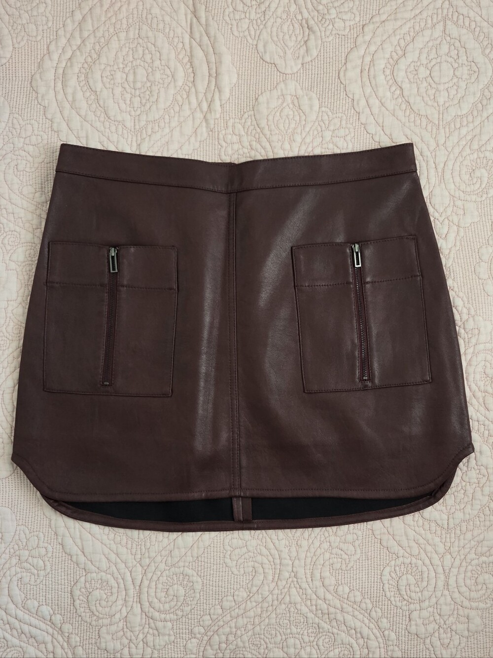 NWT BCBGMAXAZRIA Sabina Faux Leather Mini Skirt - Burgundy Maroon | size Medium